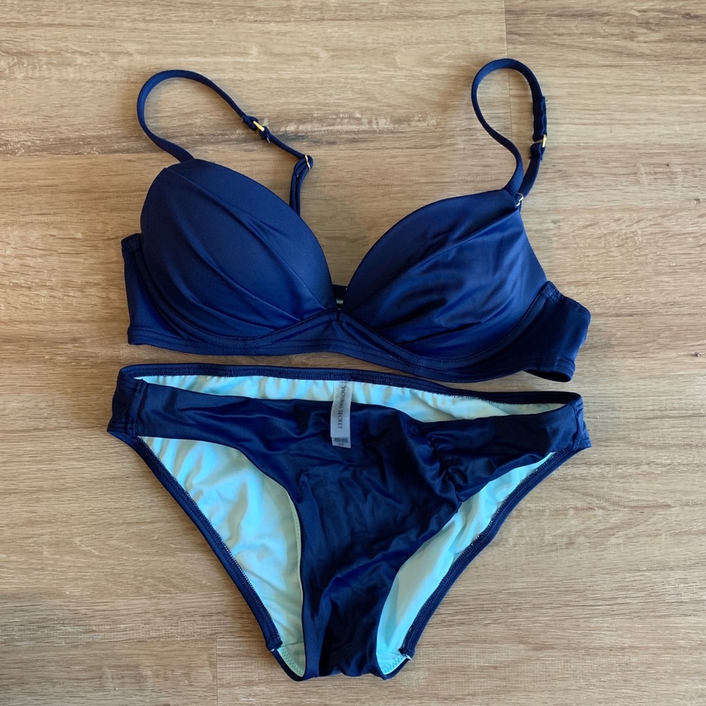 Victoria’s Secret bikini in navy